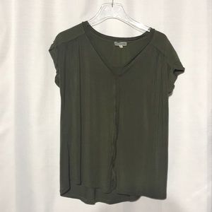 PLEIONE Tee - Olive